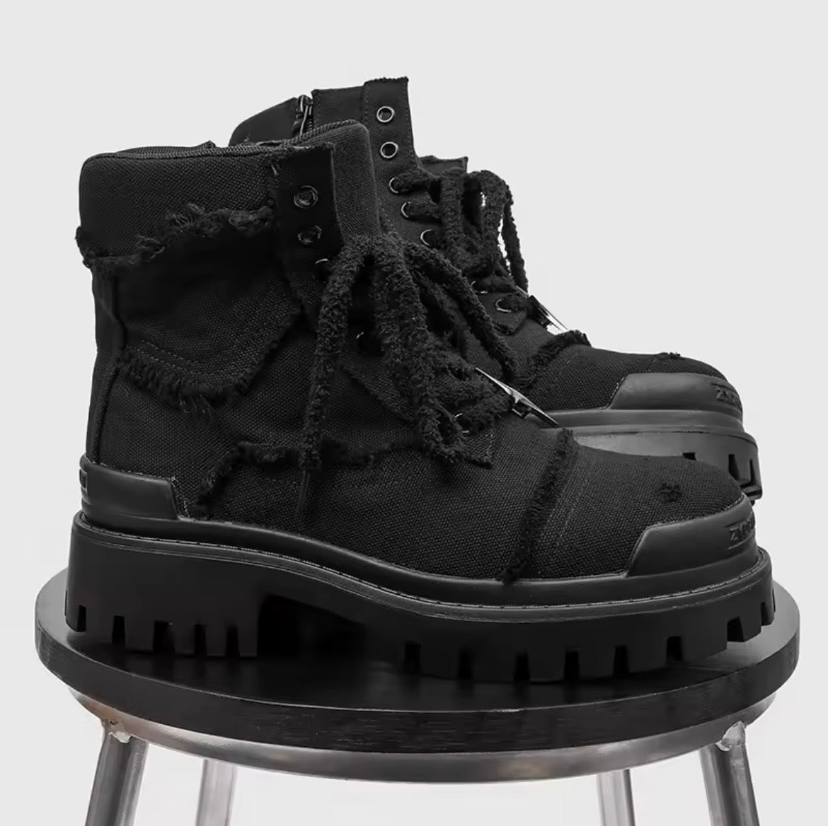 CORNERED STAR BOOTS