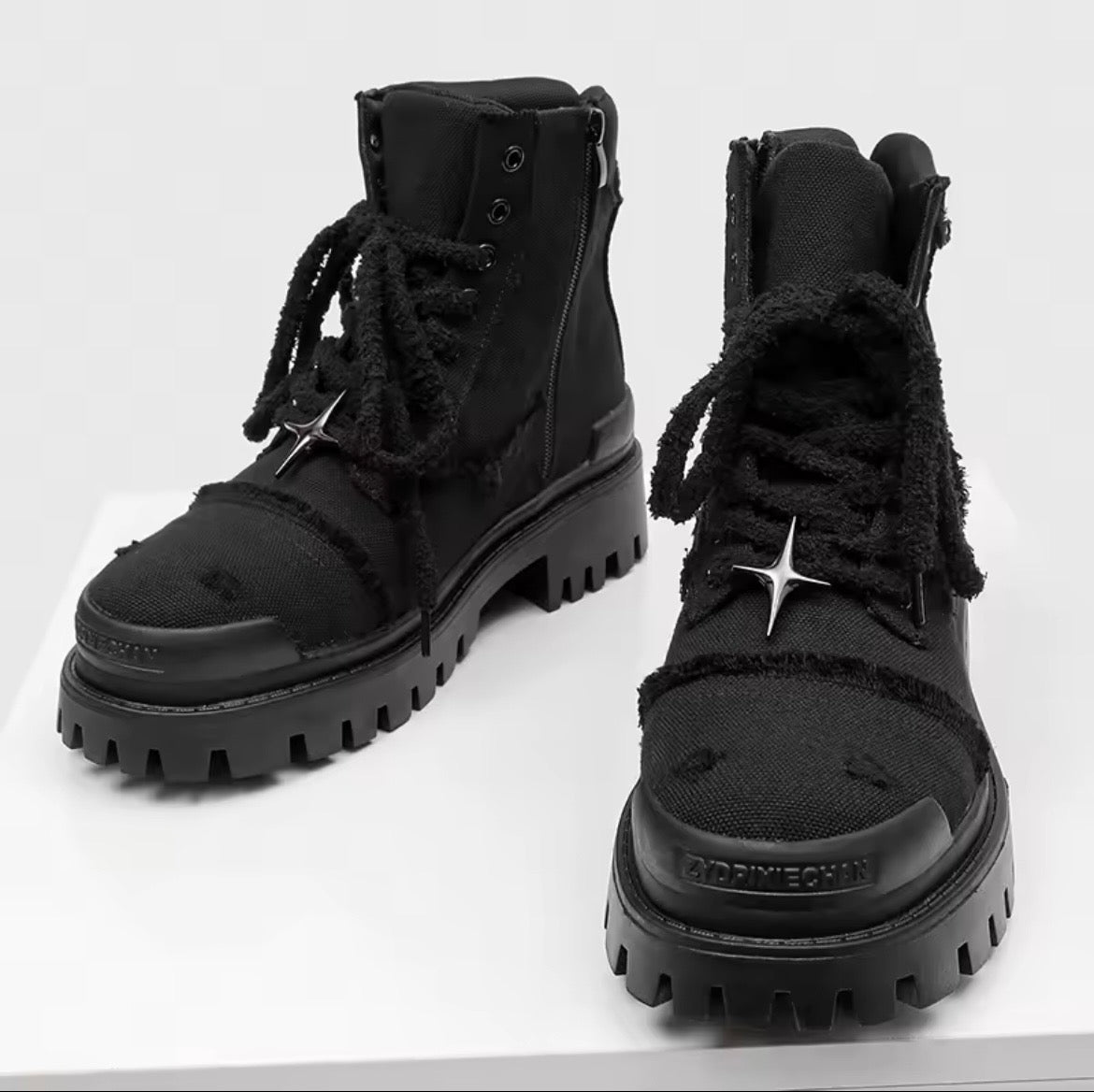 CORNERED STAR BOOTS